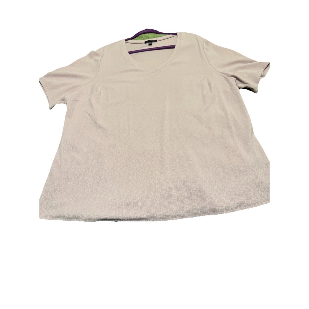 Women's LANE BRYANT Short Sleeve V Neck Top Size 22/24 light lavender color